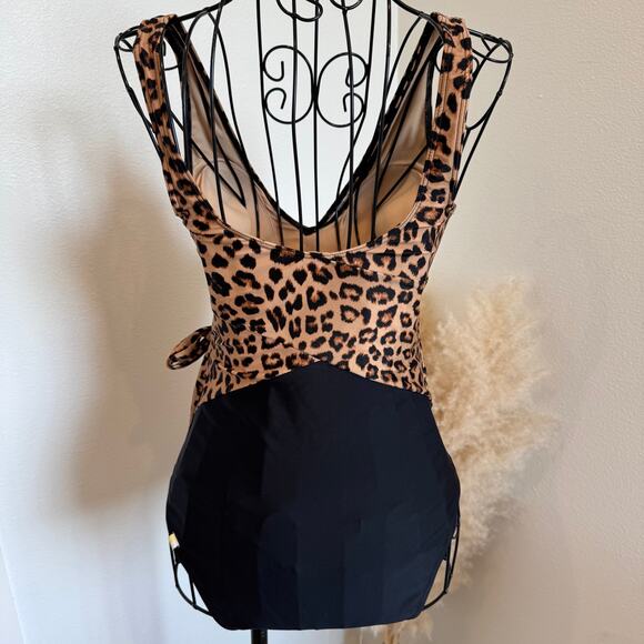 Summersalt Leopard Print V Neck Wrap One Piece Swimsuit - NWT Size 6 - Picture 5 of 10